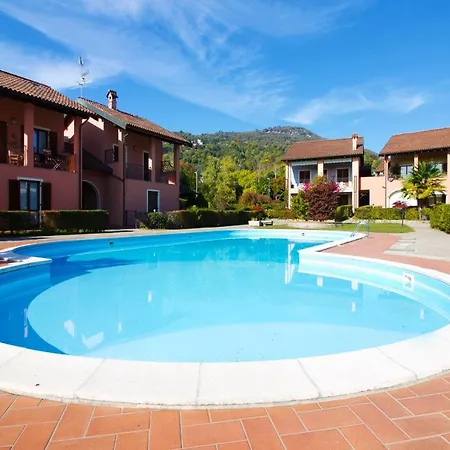 شقة Sleeps 6 Pool