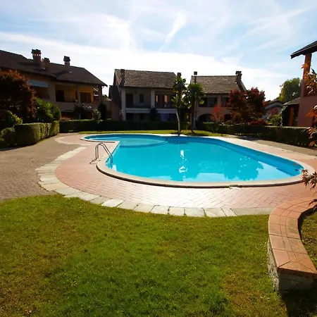 شقة Sleeps 6 Pool