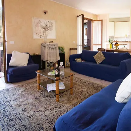 Sleeps 6 Pool شقة