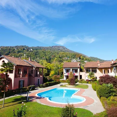 Sleeps 6 Pool